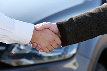车辆买卖合同关系虽缺乏证据证明，但占有人仍具有保险利益